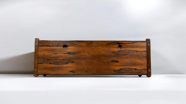 Coffre en Palissandre de Rio Réalisé par Sergio Rodrigues Design Brésilien 1960